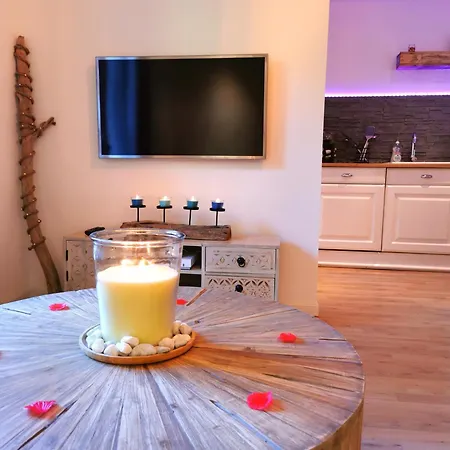 Instant Cosy فندق *